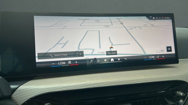 Used 2025 BMW 330i Sedan image 15