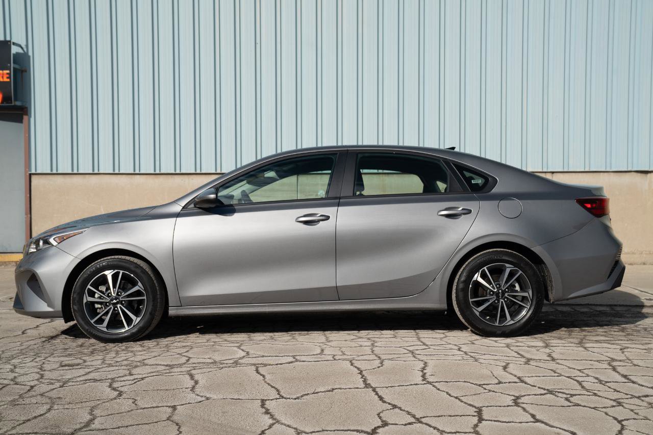 Used 2024 Kia Forte LXS image 6