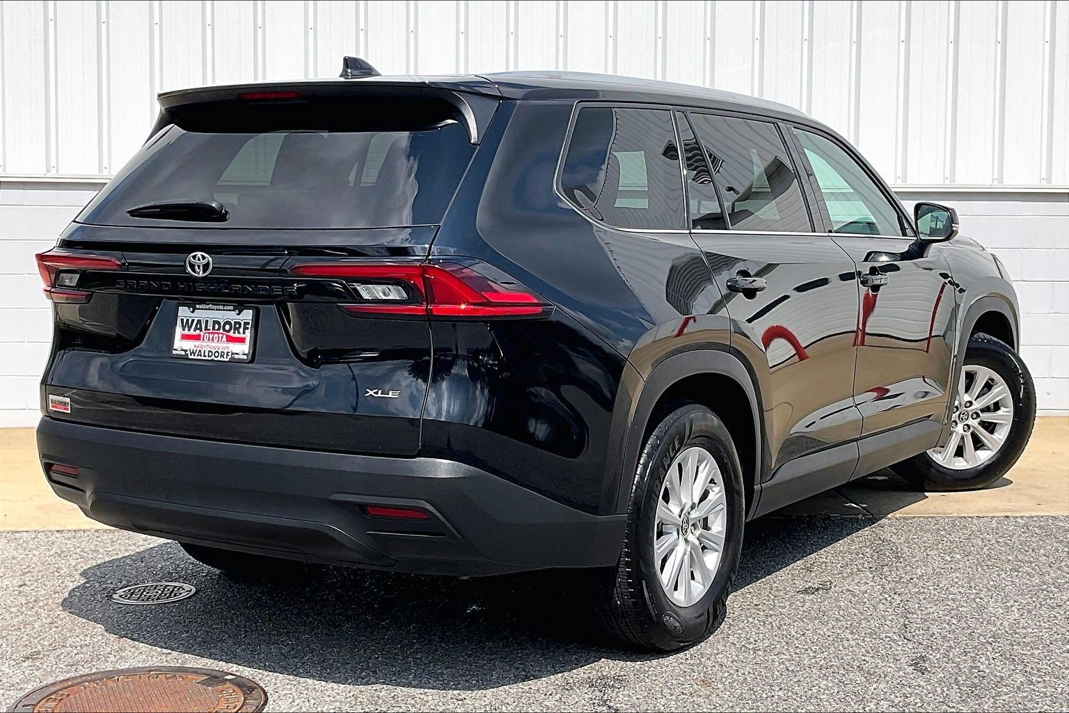 Used 2025 Toyota Grand Highlander FWD image 17