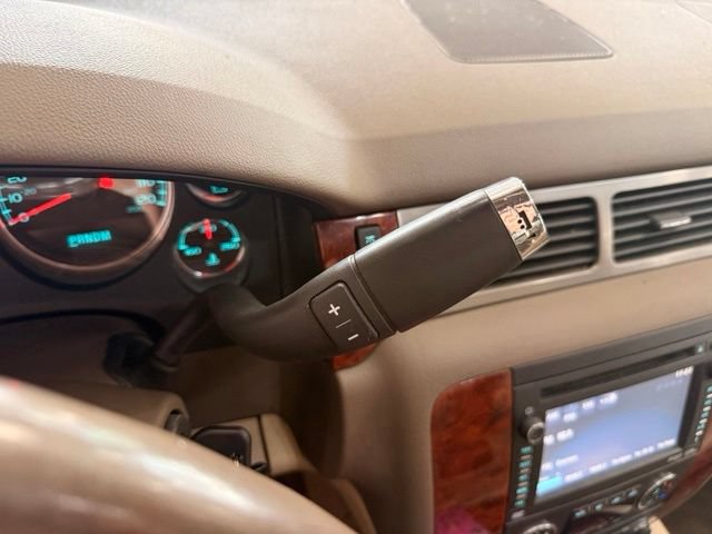 Used 2013 Chevrolet Avalanche LTZ AWD/4WD image 16