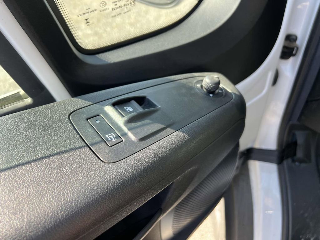 New 2024 RAM ProMaster 3500 w/ Delivery Van Package FWD image 18