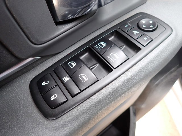 Used 2013 RAM 1500 Lone Star image 13