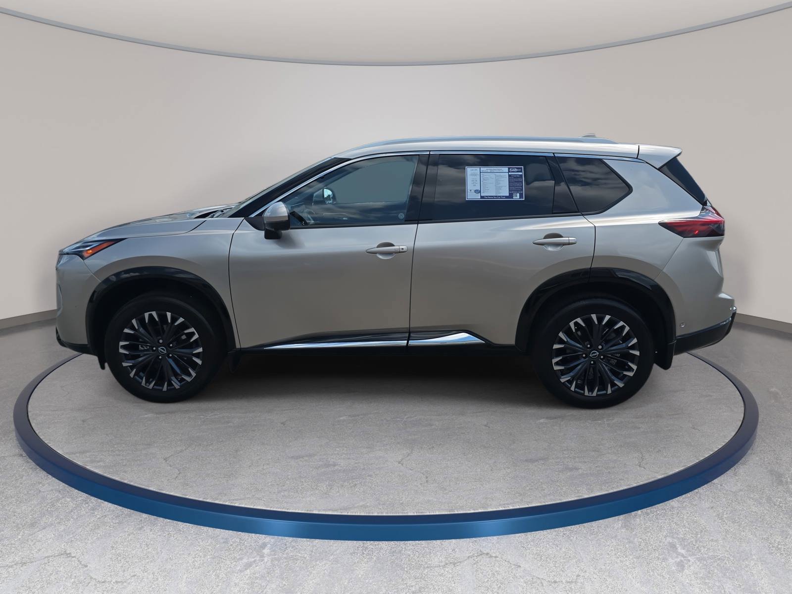 Used 2024 Nissan Rogue Platinum image 8