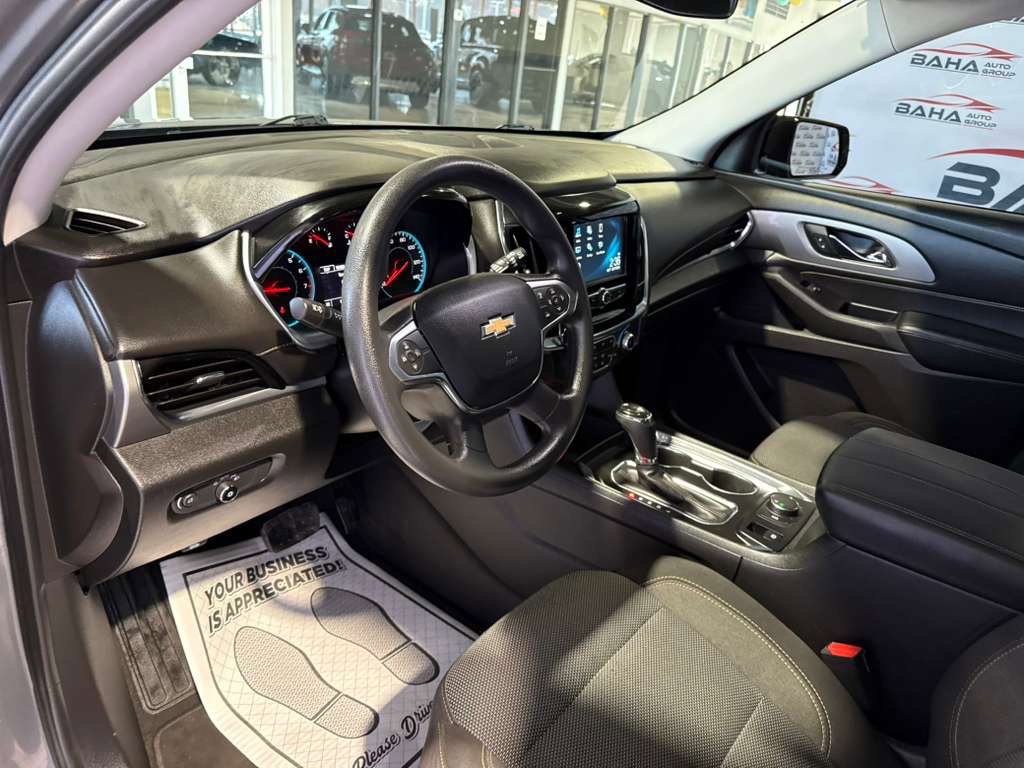 Used 2018 Chevrolet Traverse LS image 31