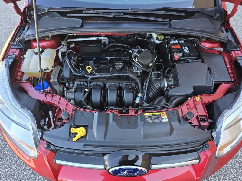 Used 2012 Ford Focus SE w/ SE Sport Pkg image 14