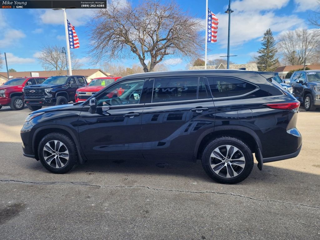 Used 2020 Toyota Highlander XLE image 8