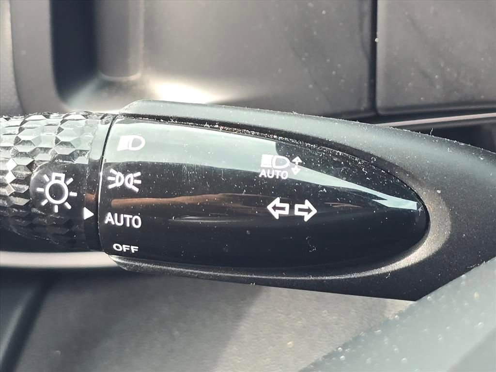 Certified 2025 Hyundai Elantra Sport image 24