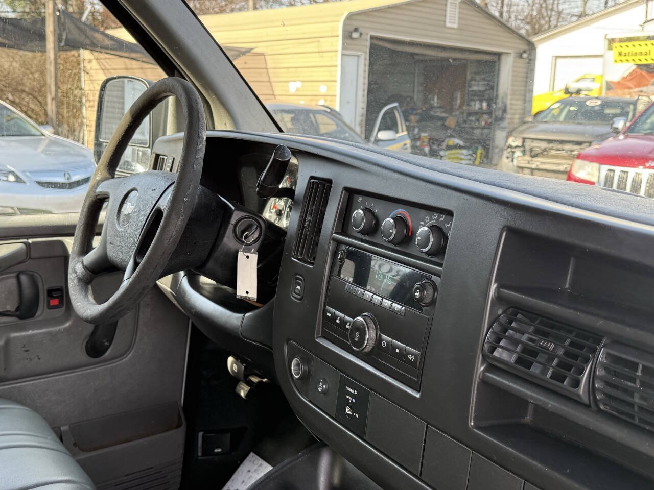 Used 2012 Chevrolet Express 2500 RWD image 11