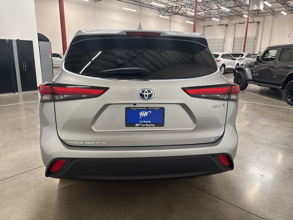 Used 2021 Toyota Highlander LE image 5