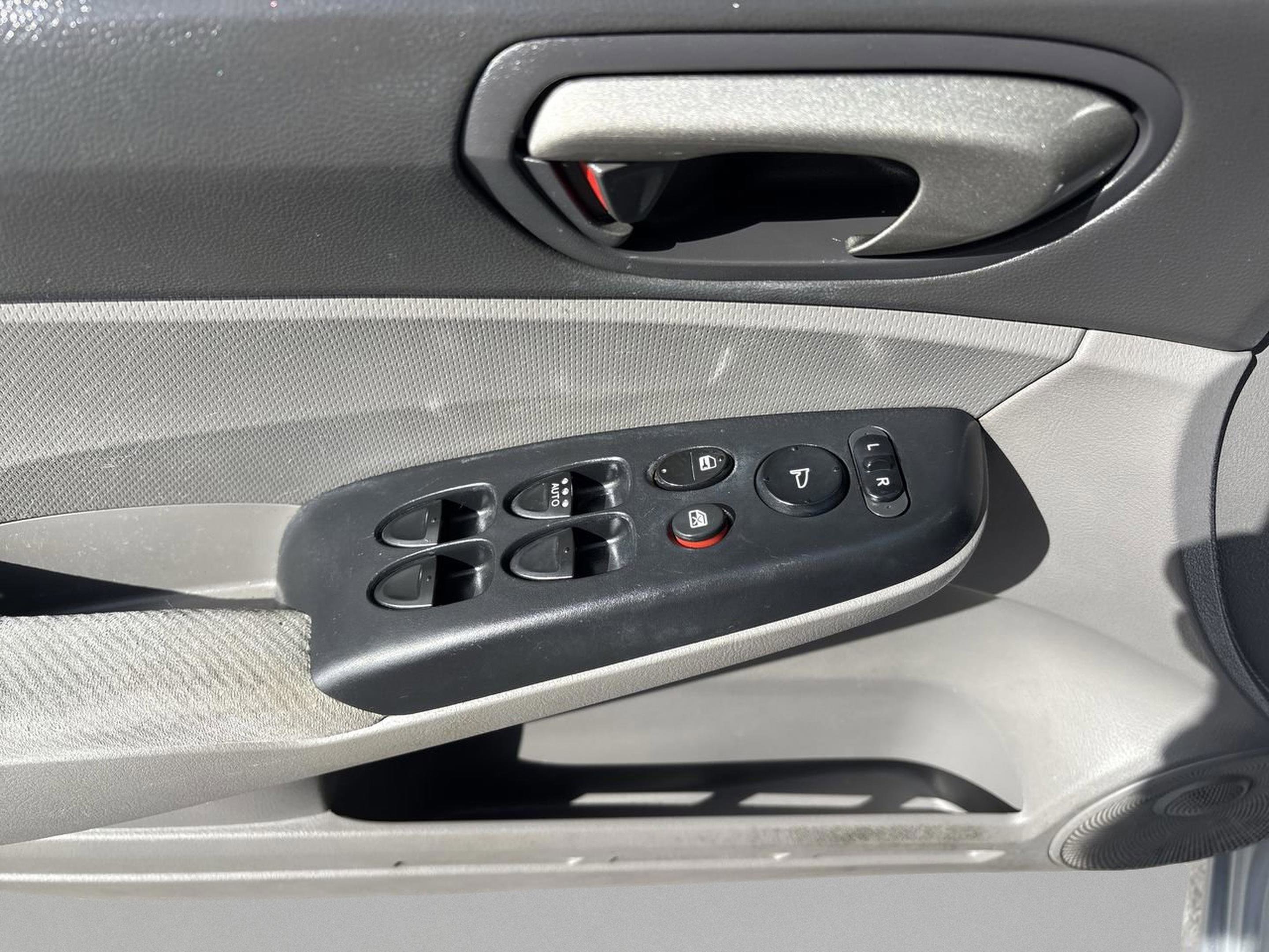 Used 2010 Honda Civic LX image 17