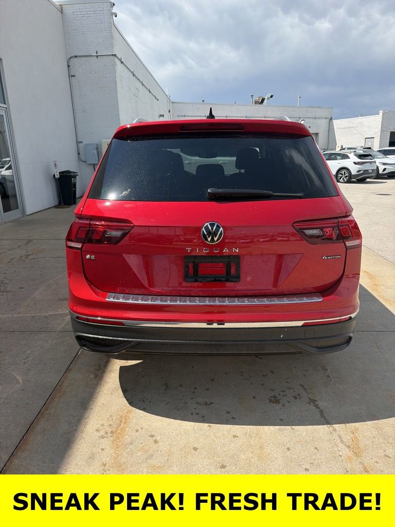 Certified 2022 Volkswagen Tiguan SE w/ Panoramic Sunroof Package AWD/4WD image 5