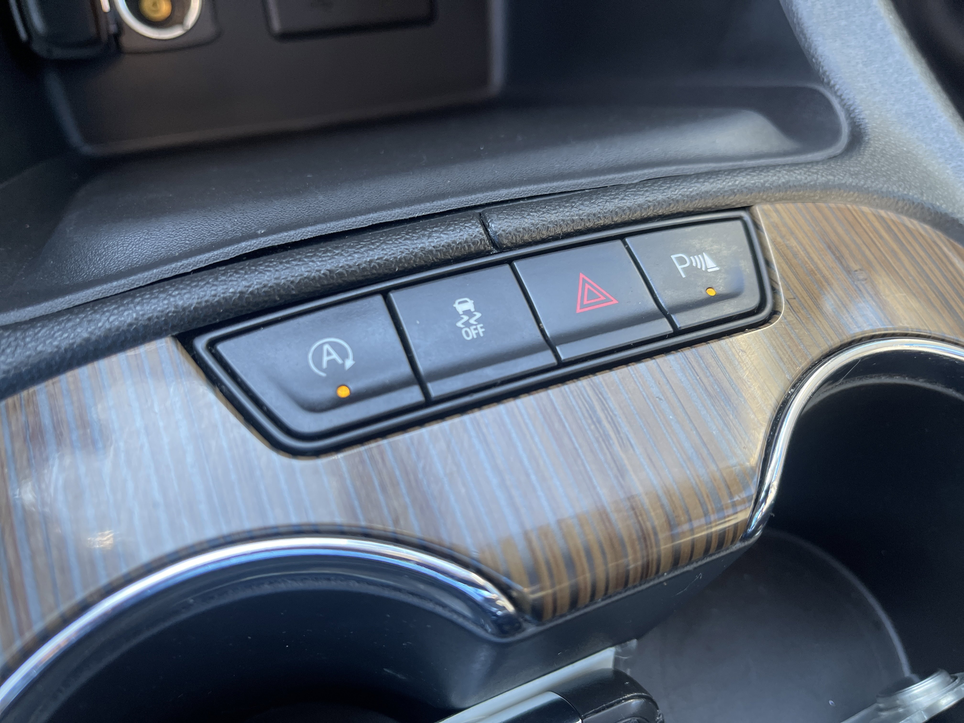 Used 2023 GMC Acadia SLE w/ Driver Convenience Package image 31