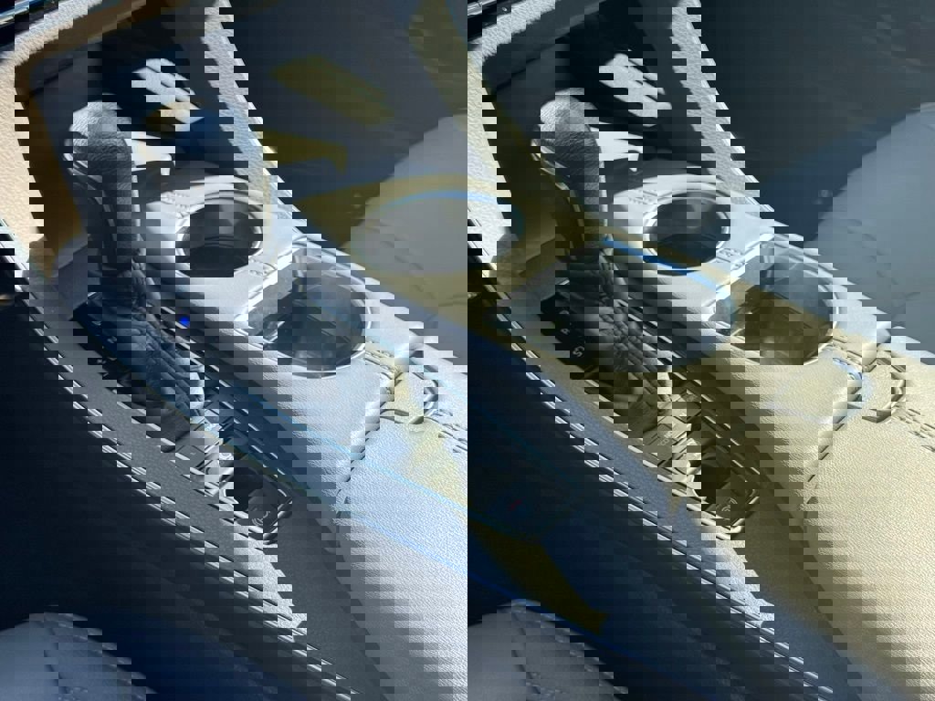 Used 2019 Toyota Avalon XLE w/ Moonroof Package image 24