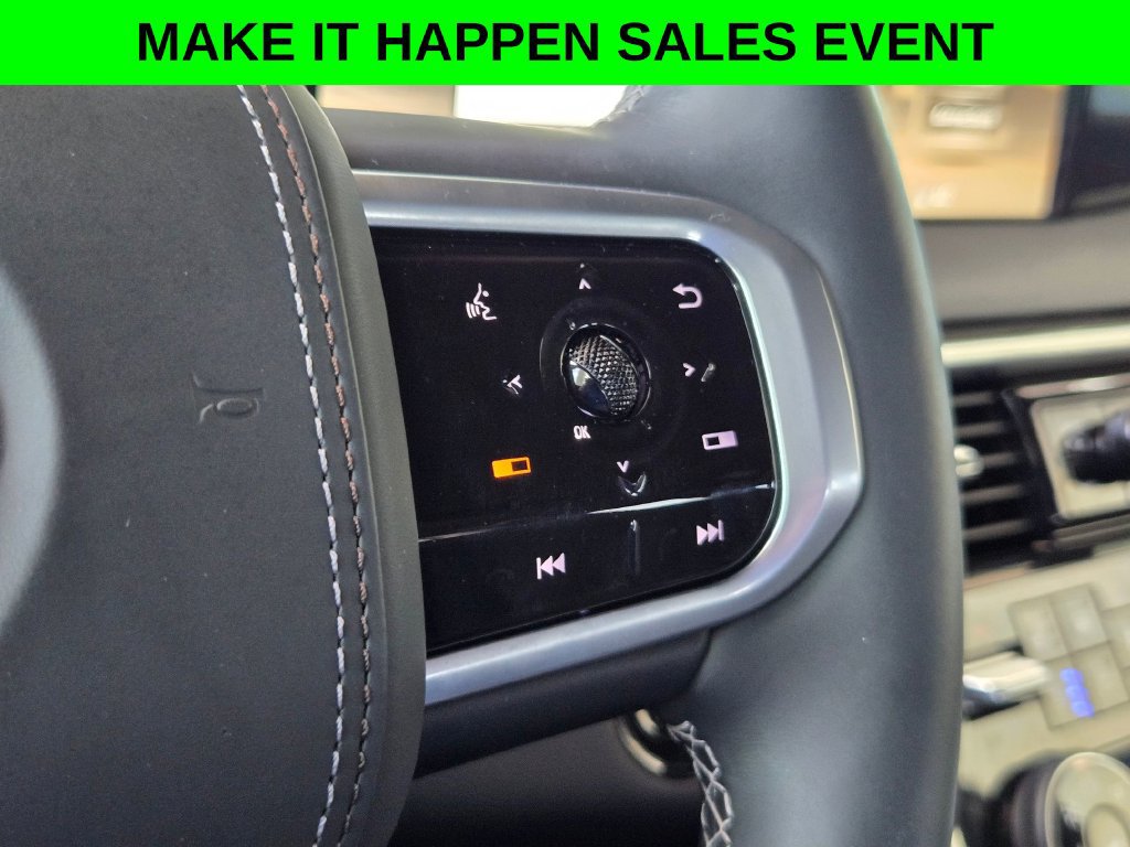 Used 2025 Nissan Armada Platinum Reserve AWD/4WD image 26