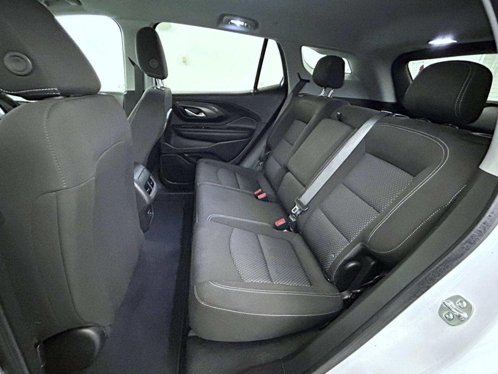 Used 2024 GMC Terrain SLE w/ Driver Convenience Package AWD/4WD image 19