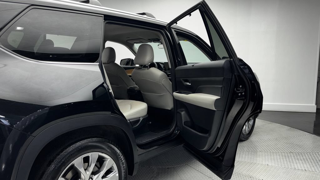 Used 2024 Toyota Grand Highlander AWD image 39