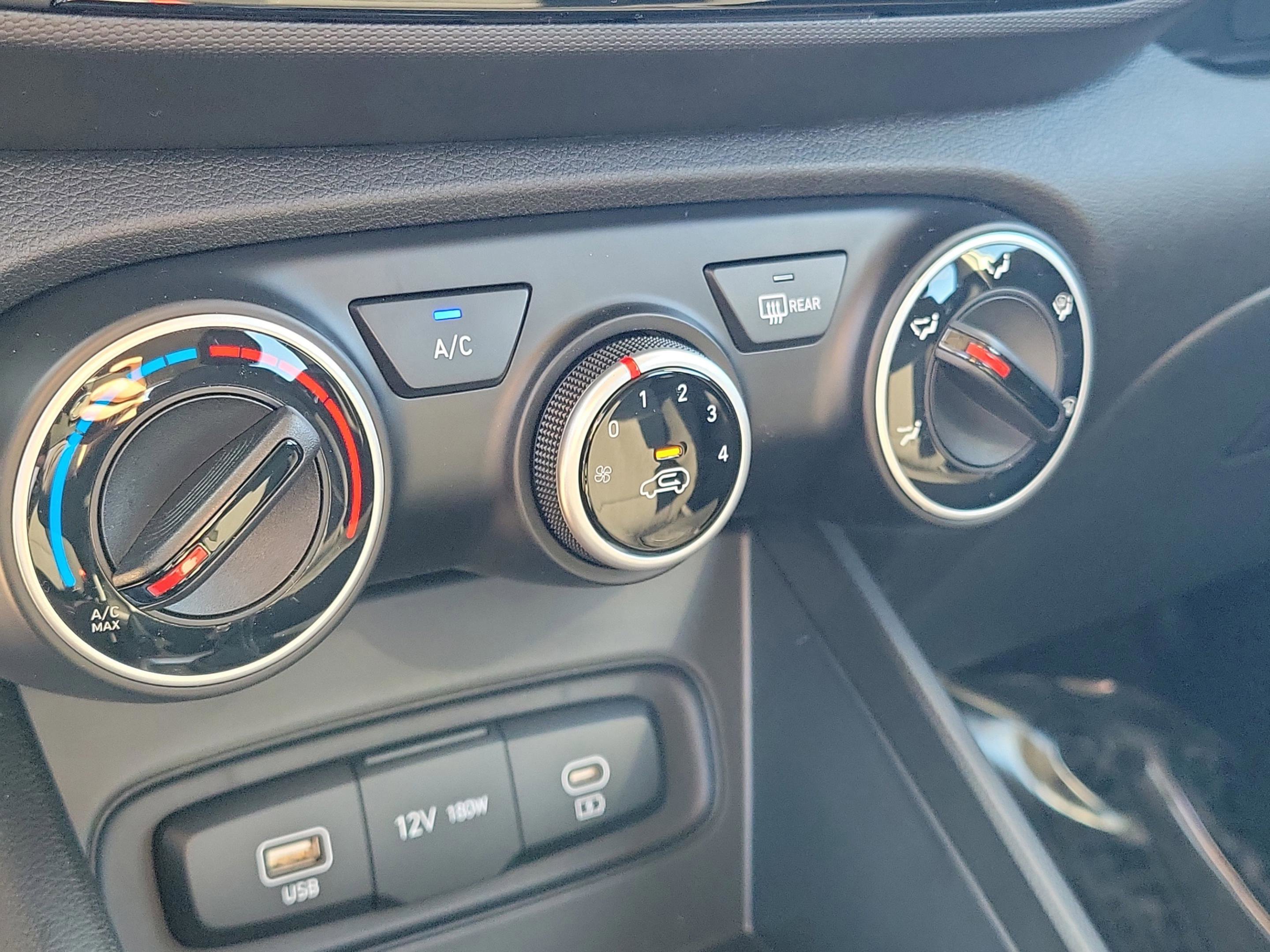 New 2026 Hyundai Venue SE image 26