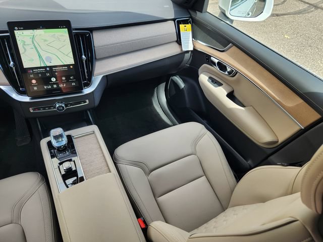 New 2026 Volvo XC90 T8 Plus AWD/4WD image 12