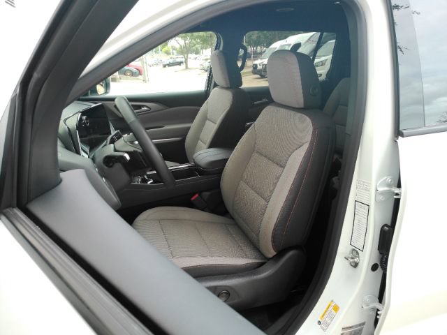 Used 2026 Chevrolet Traverse LT w/ Driver Confidence Package FWD image 16