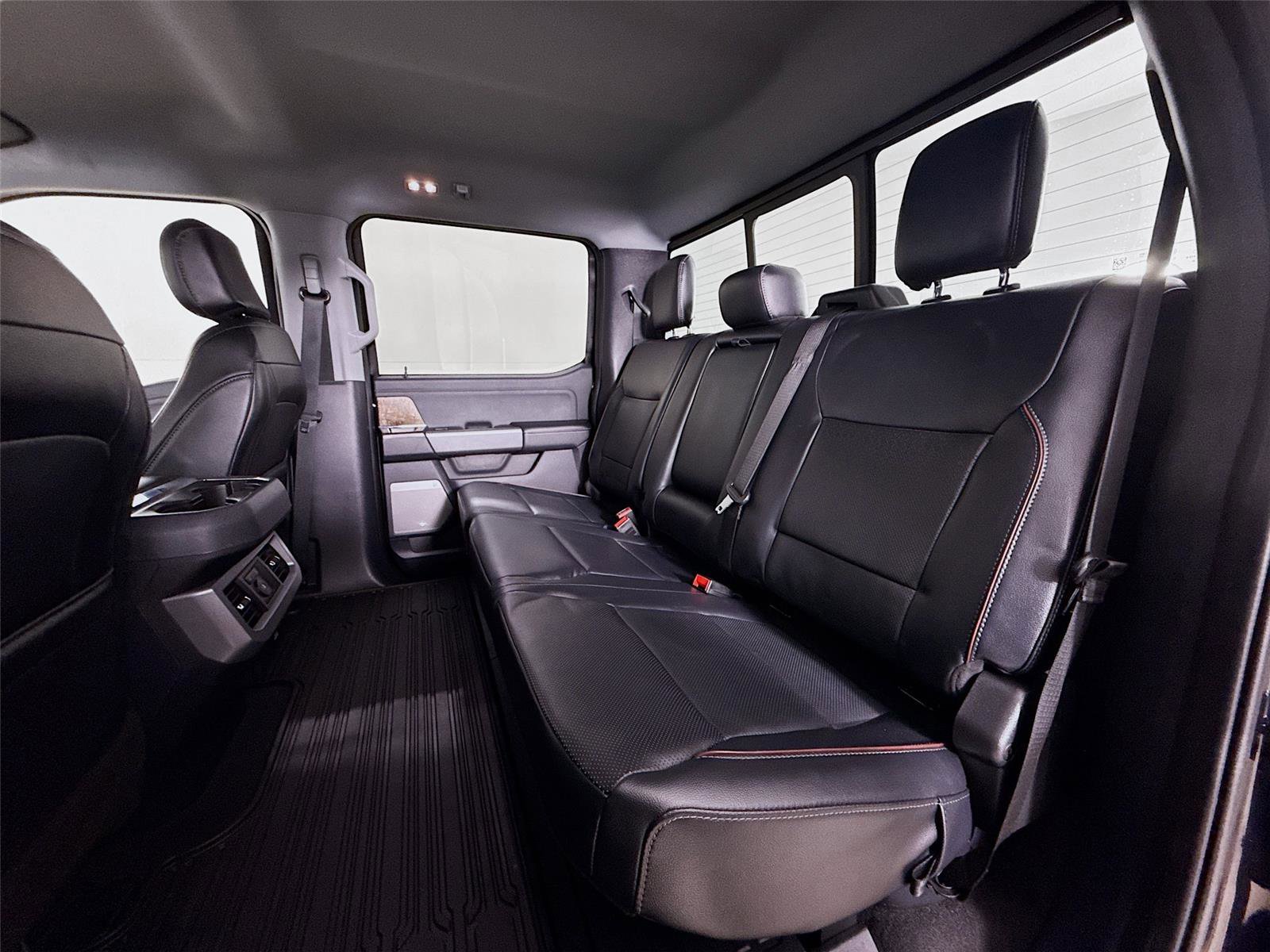 Used 2024 Ford F250 Lariat w/ Chrome Package image 25