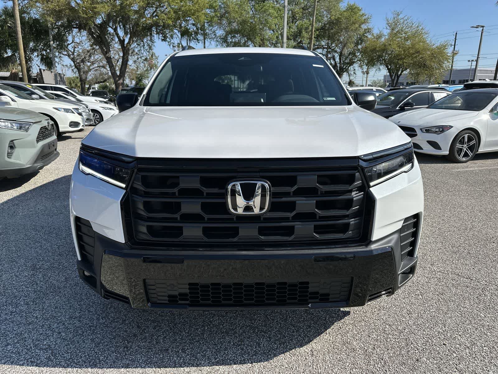 New 2026 Honda Pilot Sport image 3