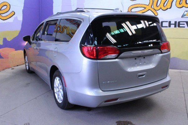 Used 2020 Chrysler Voyager Lxi image 5