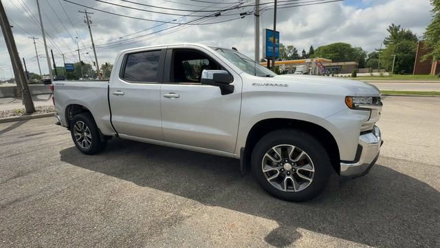 Used 2020 Chevrolet Silverado 1500 LT AWD/4WD image 2