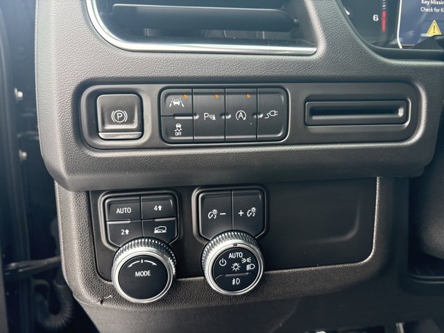 Used 2021 GMC Yukon SLT w/ SLT Luxury Package image 11