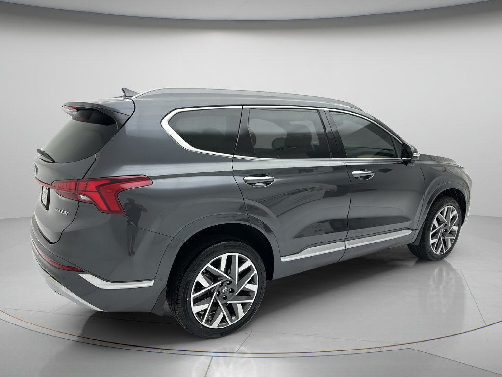 Used 2023 Hyundai Santa Fe Calligraphy w/ Winter Weather Package AWD/4WD image 5