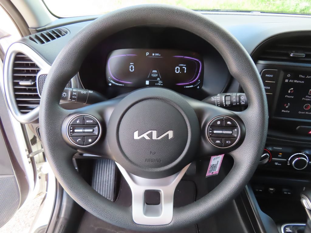Certified 2025 Kia Soul LX w/ LX Technology Package FWD image 13