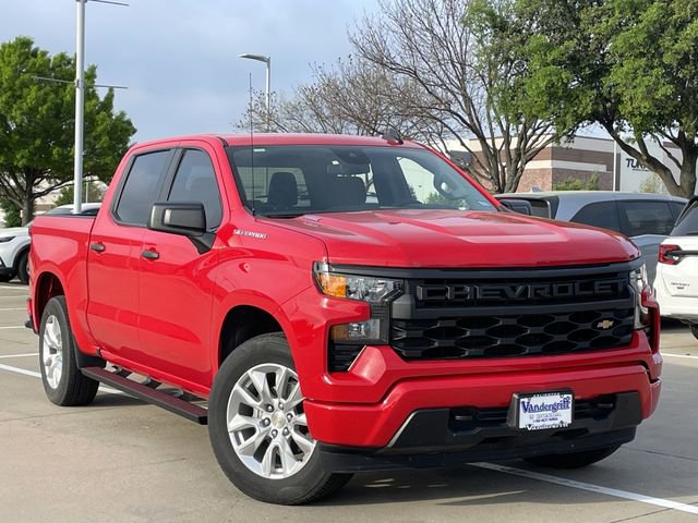 Used 2025 Chevrolet Silverado 1500 Custom image 2