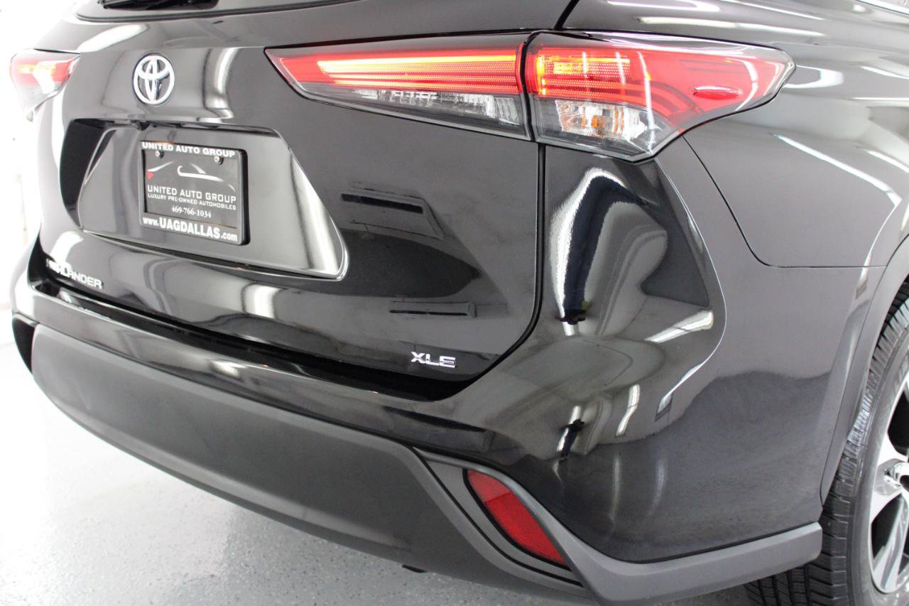 Used 2021 Toyota Highlander XLE image 18
