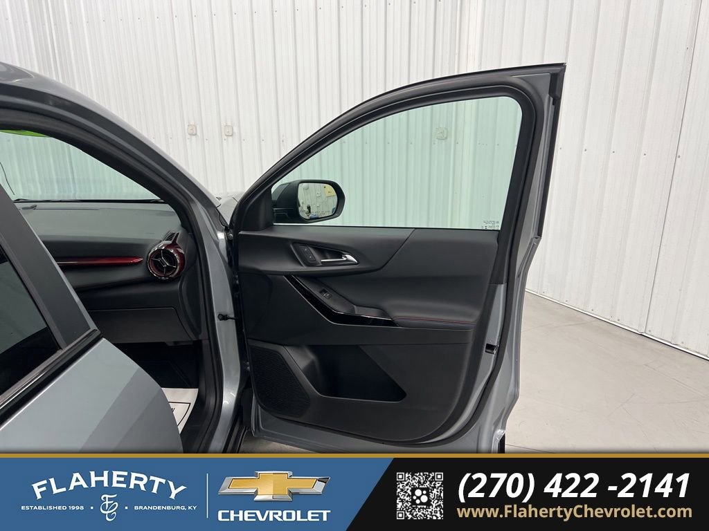 Used 2025 Chevrolet Equinox RS w/ Safety and Technology Package FWD image 14