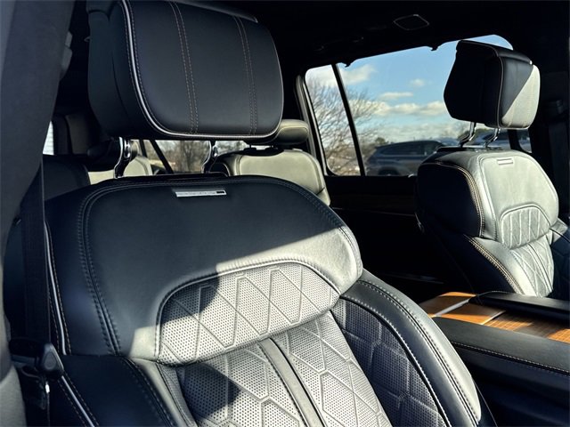 Used 2024 Jeep Grand Wagoneer L Series III image 25