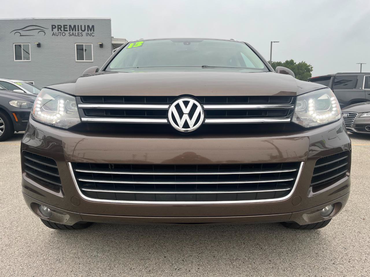 Used 2013 Volkswagen Touareg TDI AWD/4WD image 9