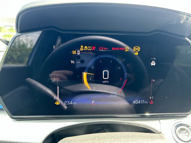 Used 2025 Chevrolet Trax LT FWD image 11