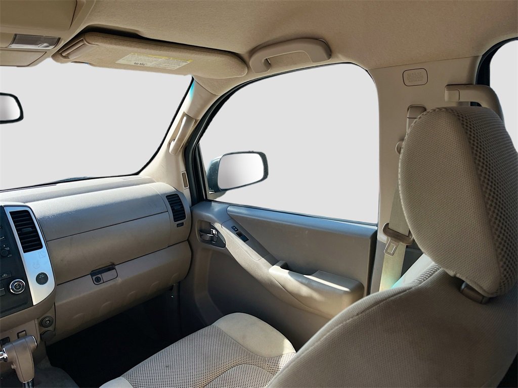 Used 2012 Nissan Frontier SV w/ SV Premium Utility Pkg image 19