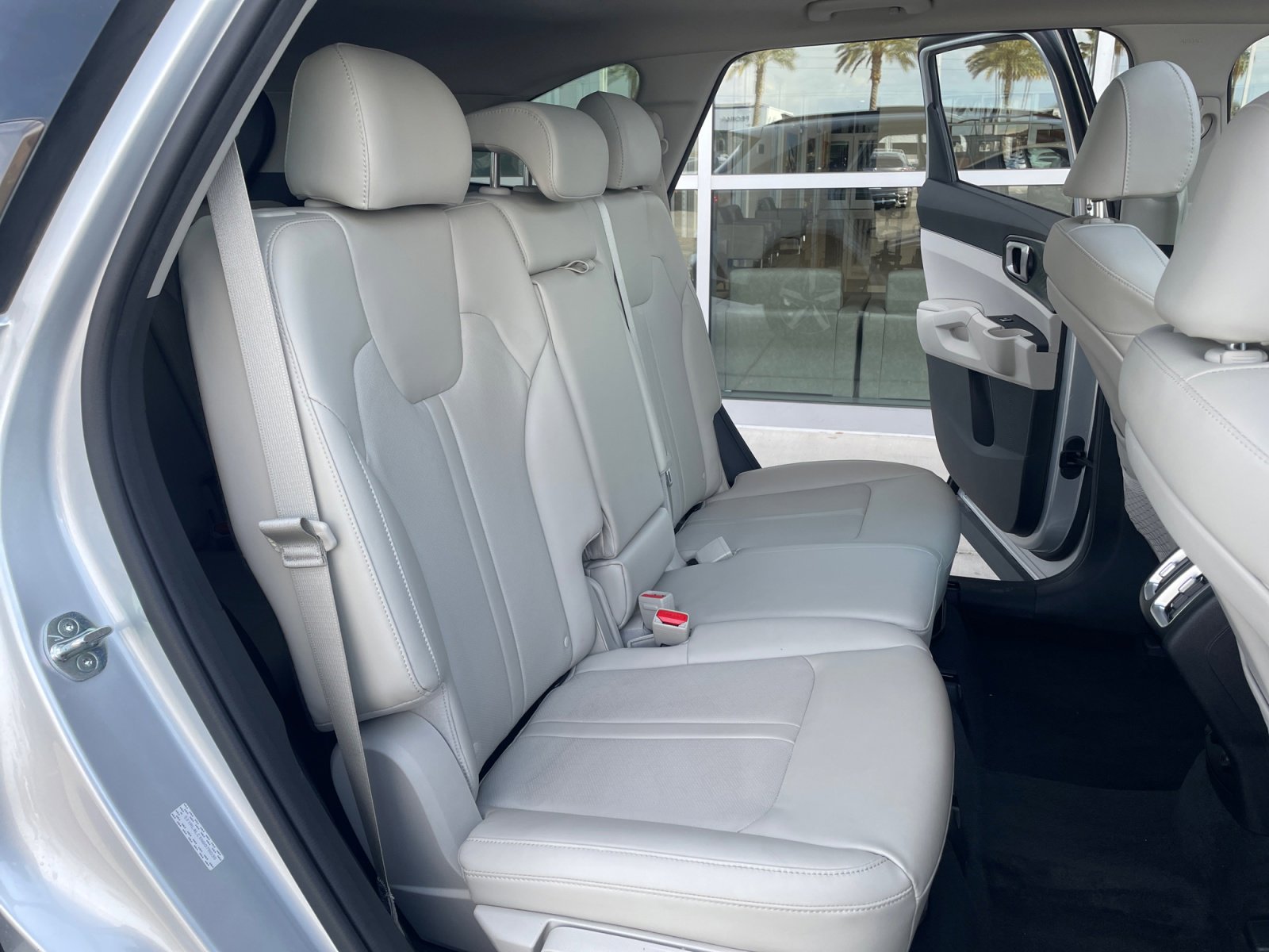 Used 2022 Kia Sorento S w/ Panoramic Sunroof Package image 18