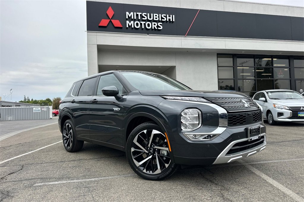 New 2025 Mitsubishi Outlander SE image 2