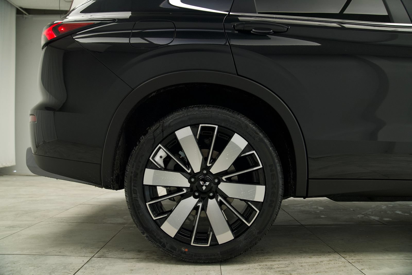 Used 2025 Mitsubishi Outlander SE AWD/4WD image 35