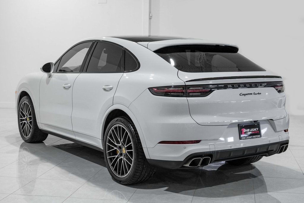 Used 2020 Porsche Cayenne Turbo image 10