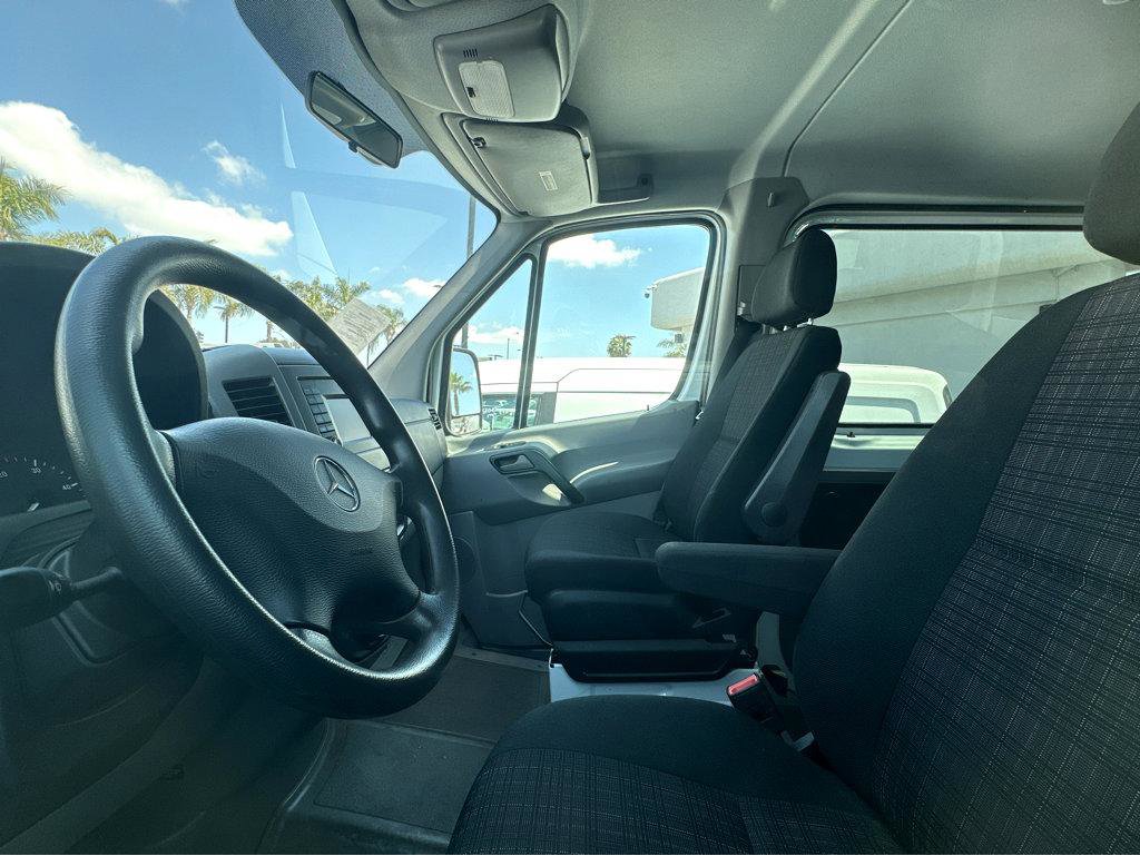 Used 2015 Mercedes-Benz Sprinter 2500 image 7