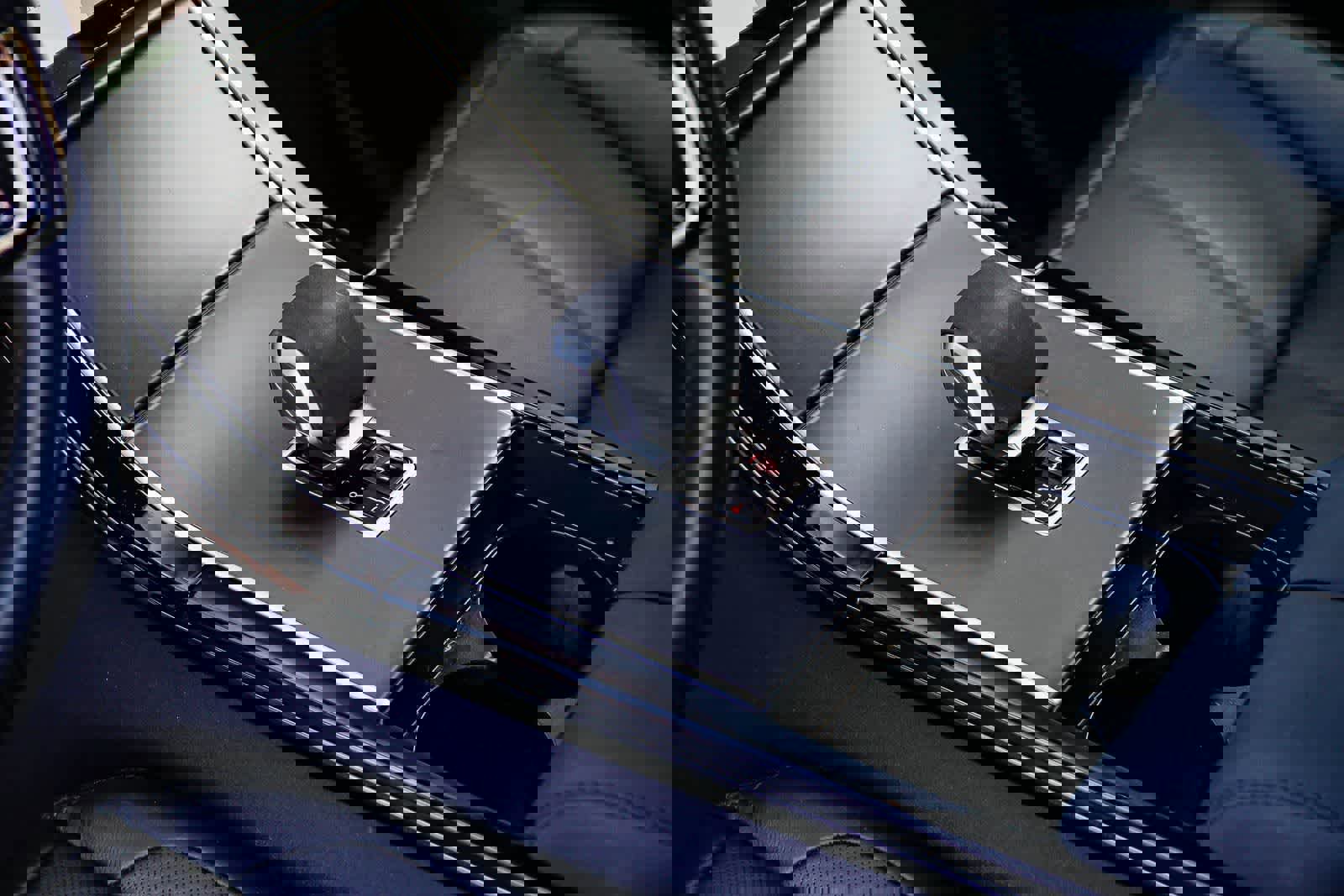 Used 2025 Land Rover Range Rover Velar Dynamic SE image 20