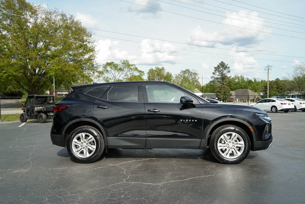 Used 2022 Chevrolet Blazer LT image 2