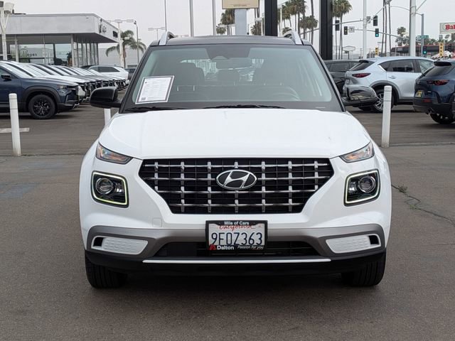 Used 2023 Hyundai Venue Limited FWD image 2