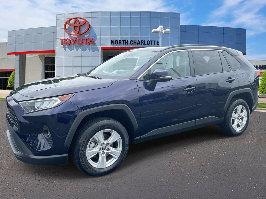 Used 2021 Toyota RAV4 XLE w/ Convenience Package FWD image 5