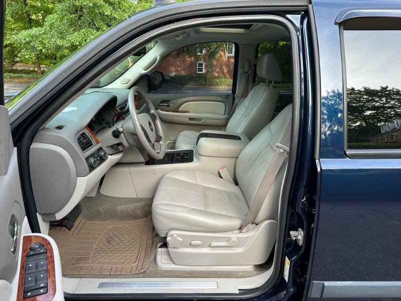 Used 2008 Chevrolet Avalanche LT w/ LT Preferred Equipment Group AWD/4WD image 22