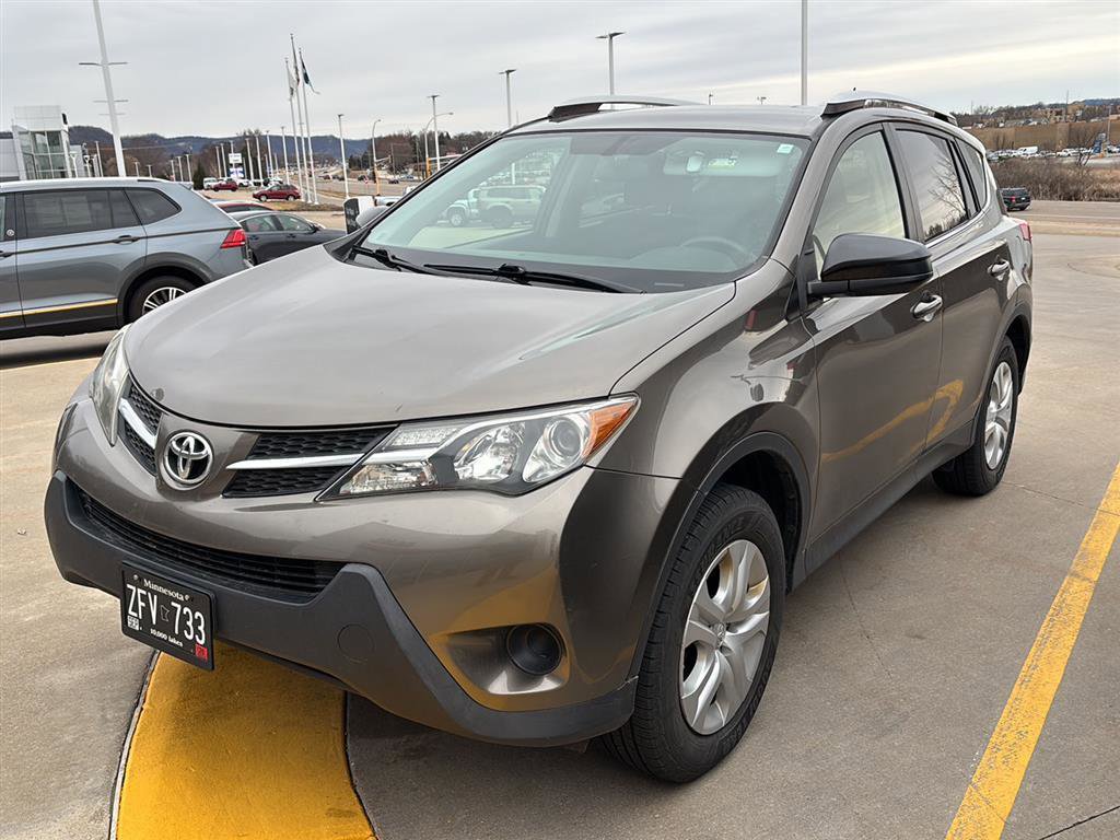 Used 2015 Toyota RAV4 LE image 5