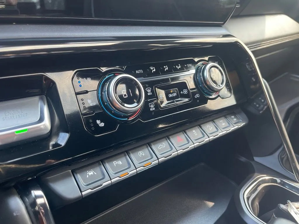Used 2023 GMC Sierra 1500 AT4X AWD/4WD image 31