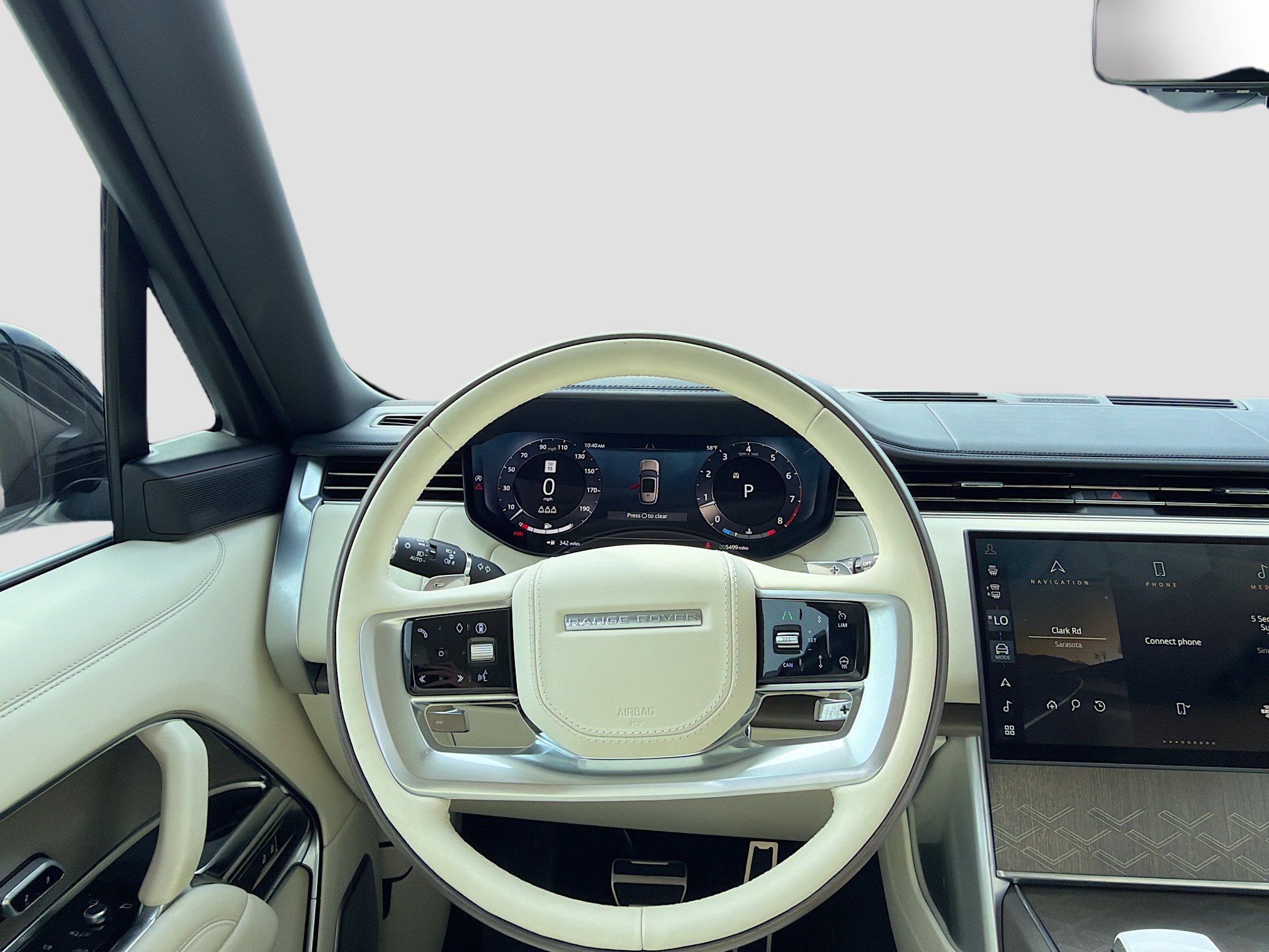 Used 2025 Land Rover Range Rover SV image 18